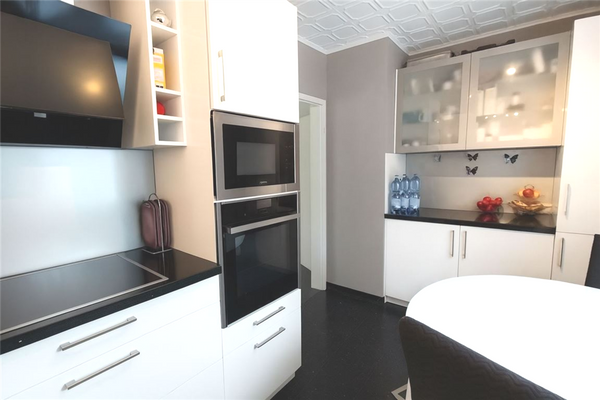 Einbauküche mit Sitzecke 