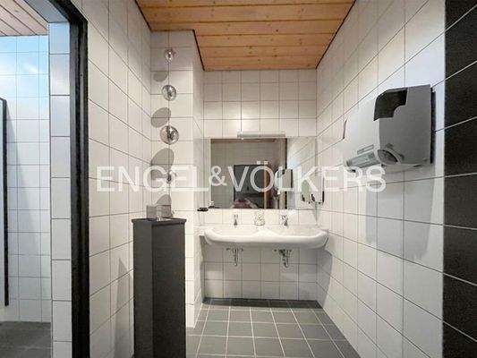 Damen-WC im Gastrobereich