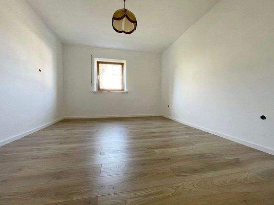 Schlafzimmer EG Weitwinkel.JPG