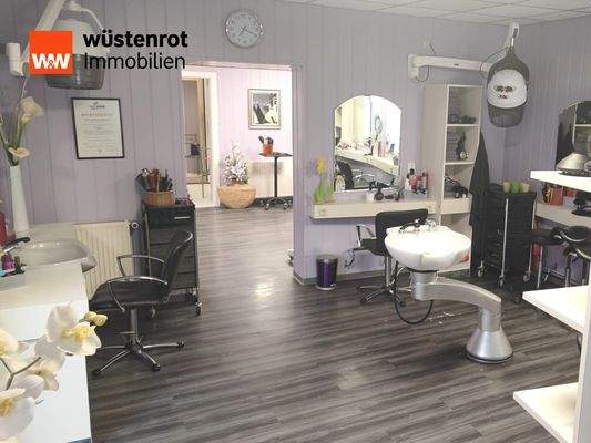 Frisörgeschäft Erdgeschoss
