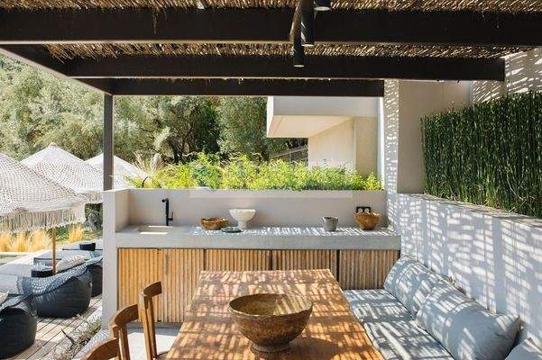 outdoor dining&kitchen