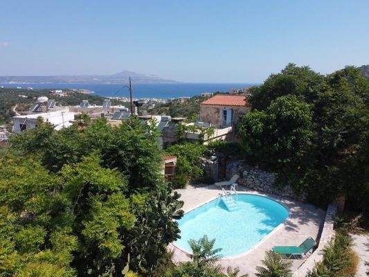 Schönes Steinhaus zum Verkauf mit Meerblick in Aspro