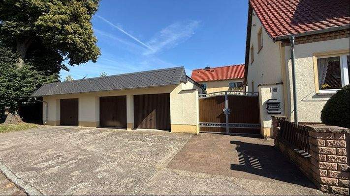 Foto-Außenansicht Garagen