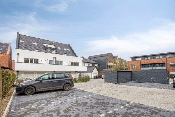 Stellplatz mit Ladeanschluss