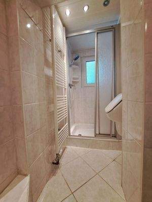 EG-Bad mit Dusche