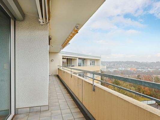 Großer Balkon mit Zugang vom Wohn- und Schlafbereich