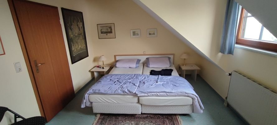 Schlafzimmer oben rechts