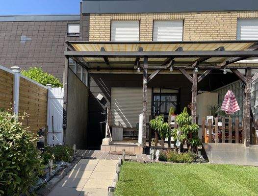 Garten mit Blick zur Terrasse