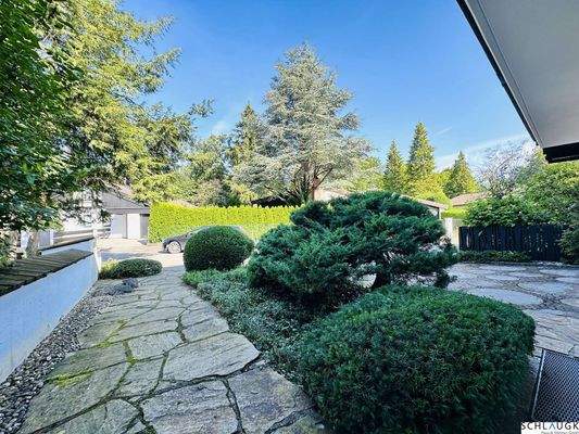 Hauseingangsbereich - Zufahrt von Haus aus