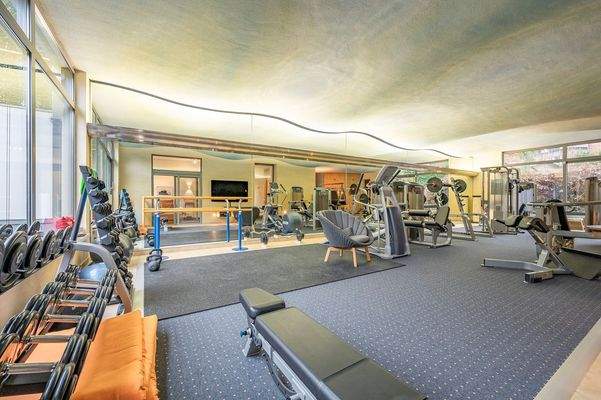 Großzügiger Fitness- und Wellnesbereich