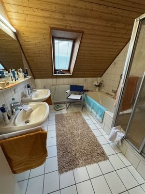 Bad, Wanne, Dusche