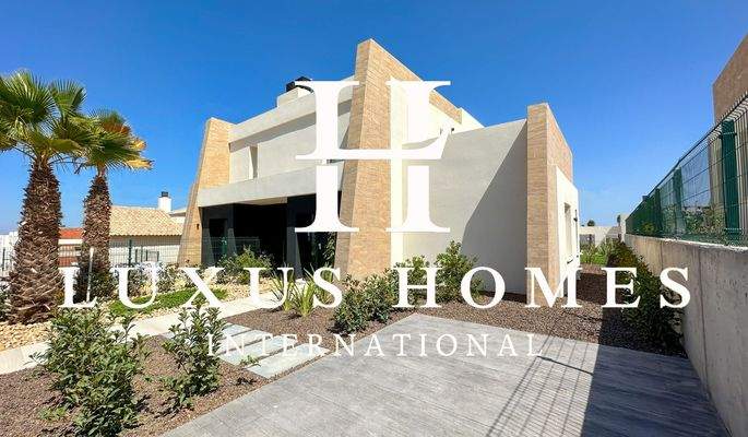 Leros-exterior (2).jpg