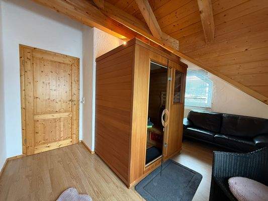 Kind 2 mit Balkon.JPG