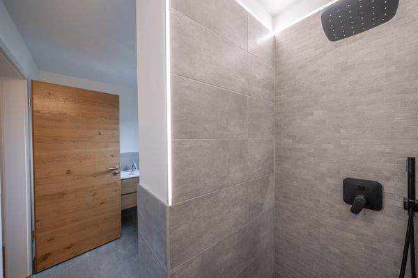 Badezimmer 1.OG