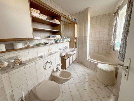 gefliestes Tageslichtbad