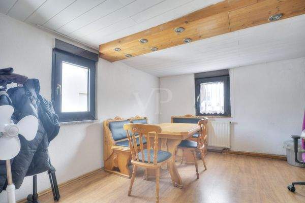 Wohn-Schlafzimmer DG