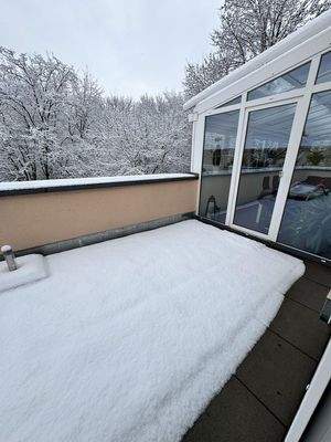 Blick auf Terrasse vom AZ