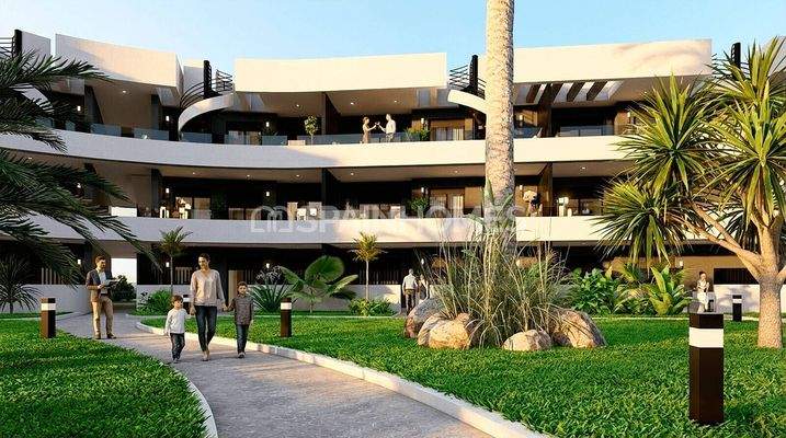 Golf Flats with Community Pool in Los Alcázares