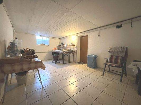 Kellerraum unter Essbereich