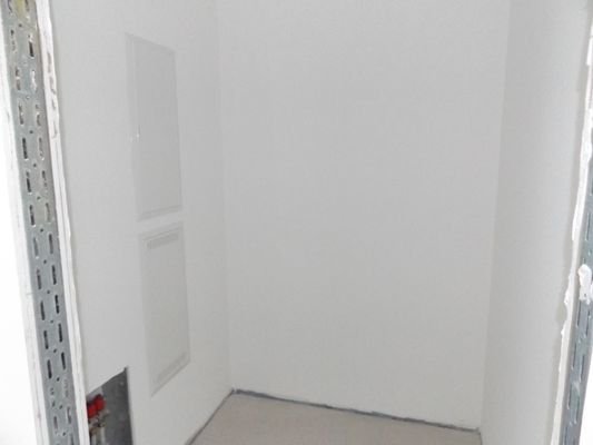 Abstellkammer mit Haustechnik 