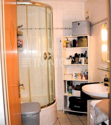 praktisches Badezimmer