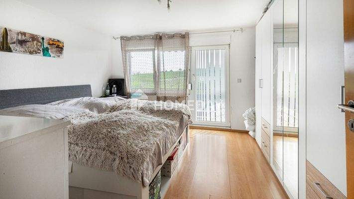 1. OG Schlafzimmer 1