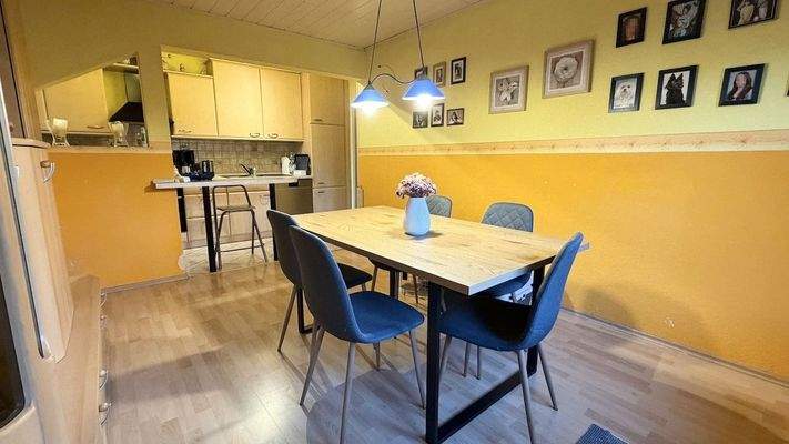 Küche und Essbereich