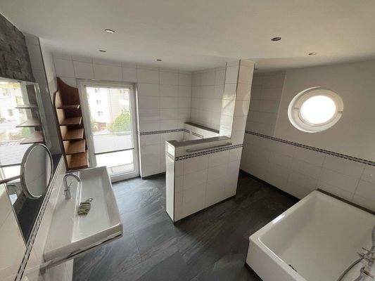 1 OG_Badezimmer_www.villingen.immobilien