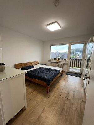 Schlafzimmer_1.OG_Rechts_WE_4 (2)