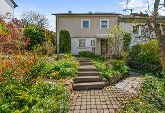 Zugang zum Haus / Vorgarten
