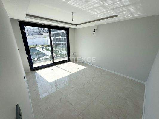 New Apartments with Shared Pool near the Beach in Kuşadası