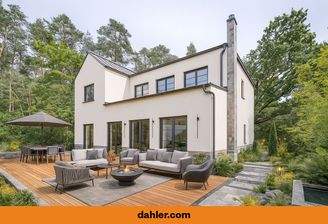 Designer-Landhausvilla mit visualiertem Außenbereich 
