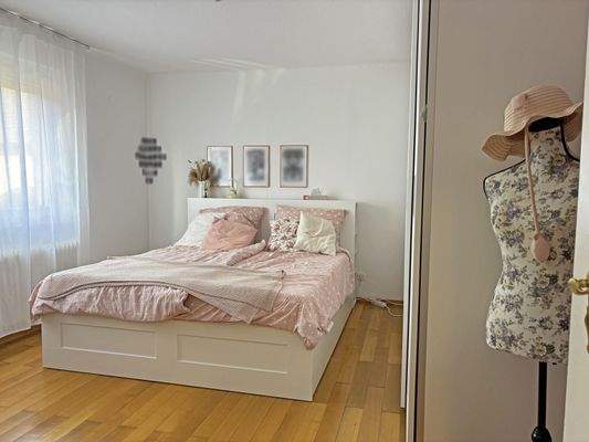 Gemütliches Schlafzimmer im EG