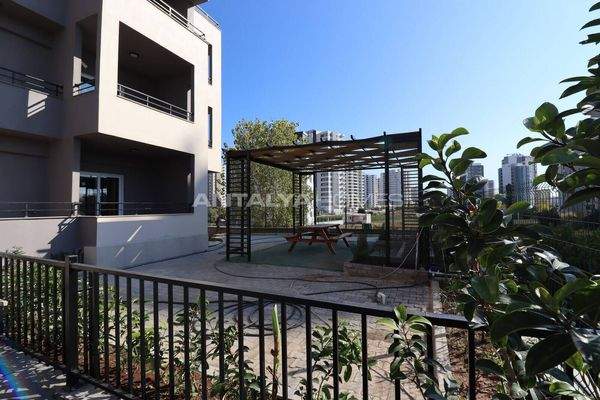 New Build Flats in Complex Close to Beach in Mersin Erdemli