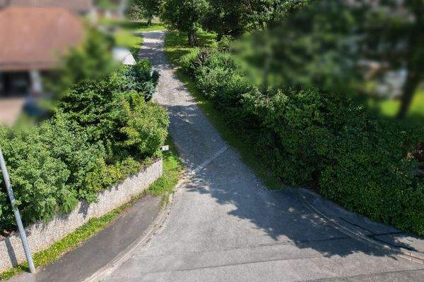 Einfahrt zum Grundstück