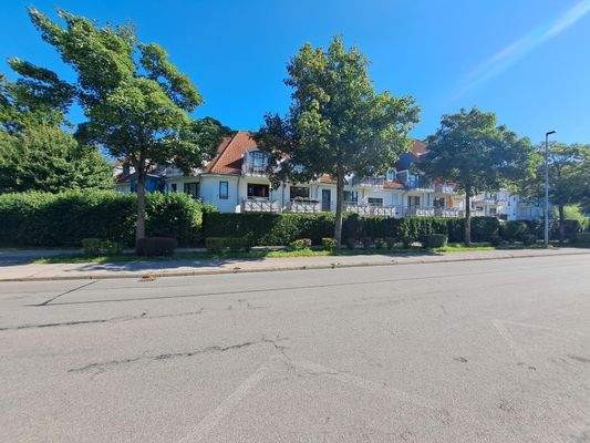 Straßenansicht Wohnanlage