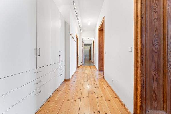 1041-07 Blick in den Flur.jpg