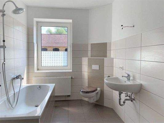 Wannenbad (baugleiche Wohnung)