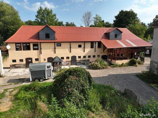 Wohn-, Wirtschafts- und Restaurantgebäude