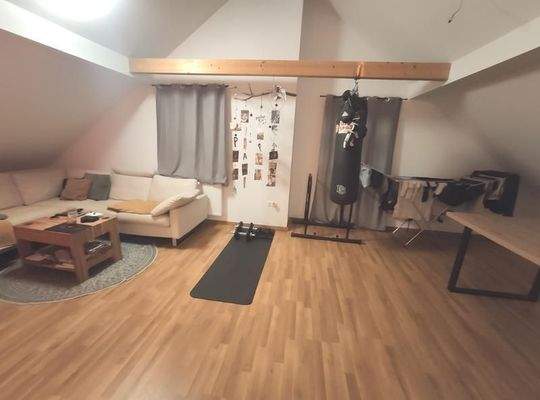 Wohn- /Eszimmer mit offener Küche Bild 4