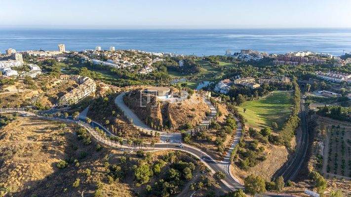 Apartments in Complex Near Golf Course in Torrequebrada Benalmadena