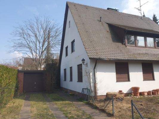 Vorderansicht mit Garage.jpg