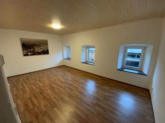 großes Schlafzimmer im OG