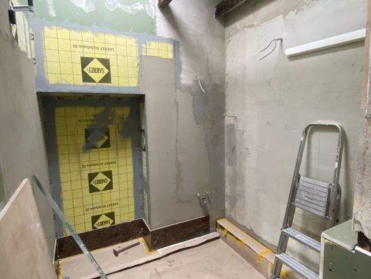 Vorbereitetes Bad im 1. OG