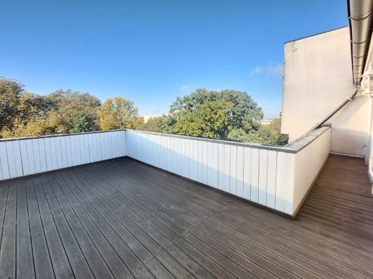 Dachterrasse mit Blick ins Grüne