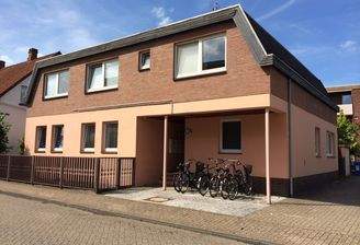 Zweistöckiges Wohngebäude