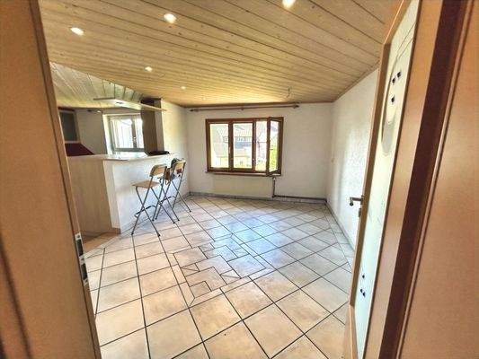 Obergeschoss: Esszimmer mit offener Küche