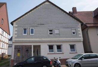 Straßenansicht vom Haus.JPG