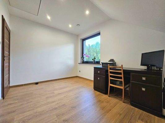 Osieczow-dom-na-przedaz-sprzed