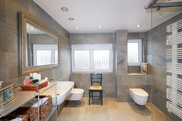 Whg. Nr. 2 - OG rechts Bad - Haus 92